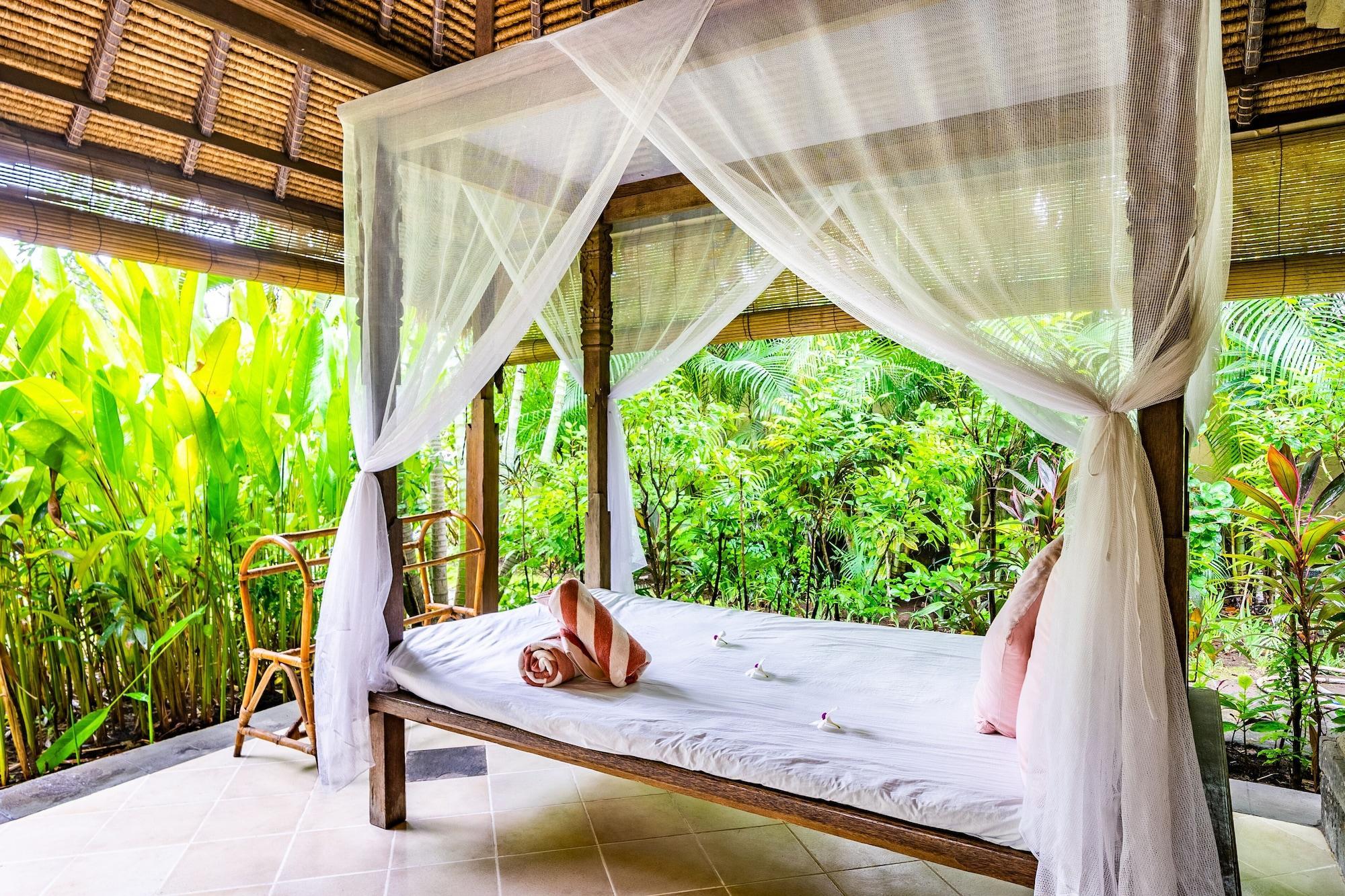 Taman Selini Wahana Beach Resort Пемутеран Екстер'єр фото